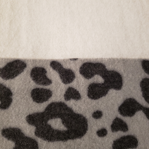 *Plus* White/Grey Animal Print Colorblock Cardigan - Picture 3 of 4